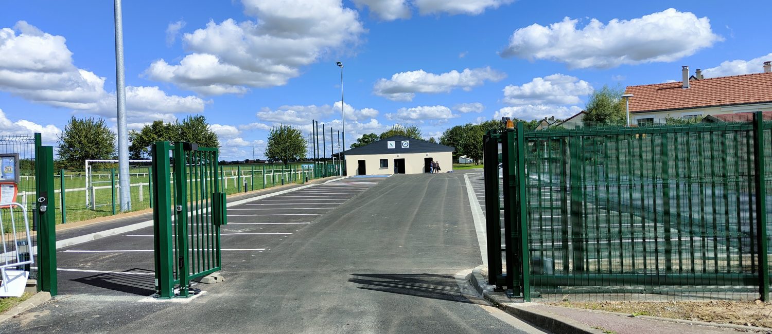 Photo du bâtiment neuf du club de football de Rogerville